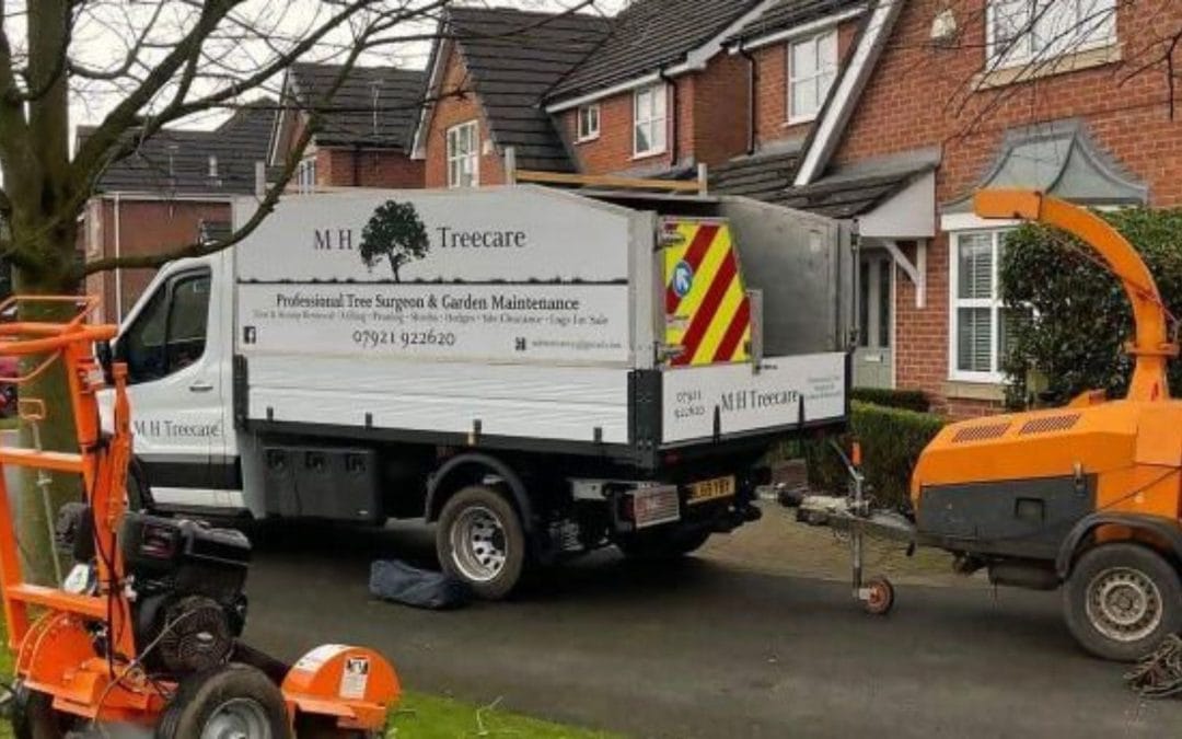 How Do You Choose the Right Hedge Cutting Service in Cheshire?